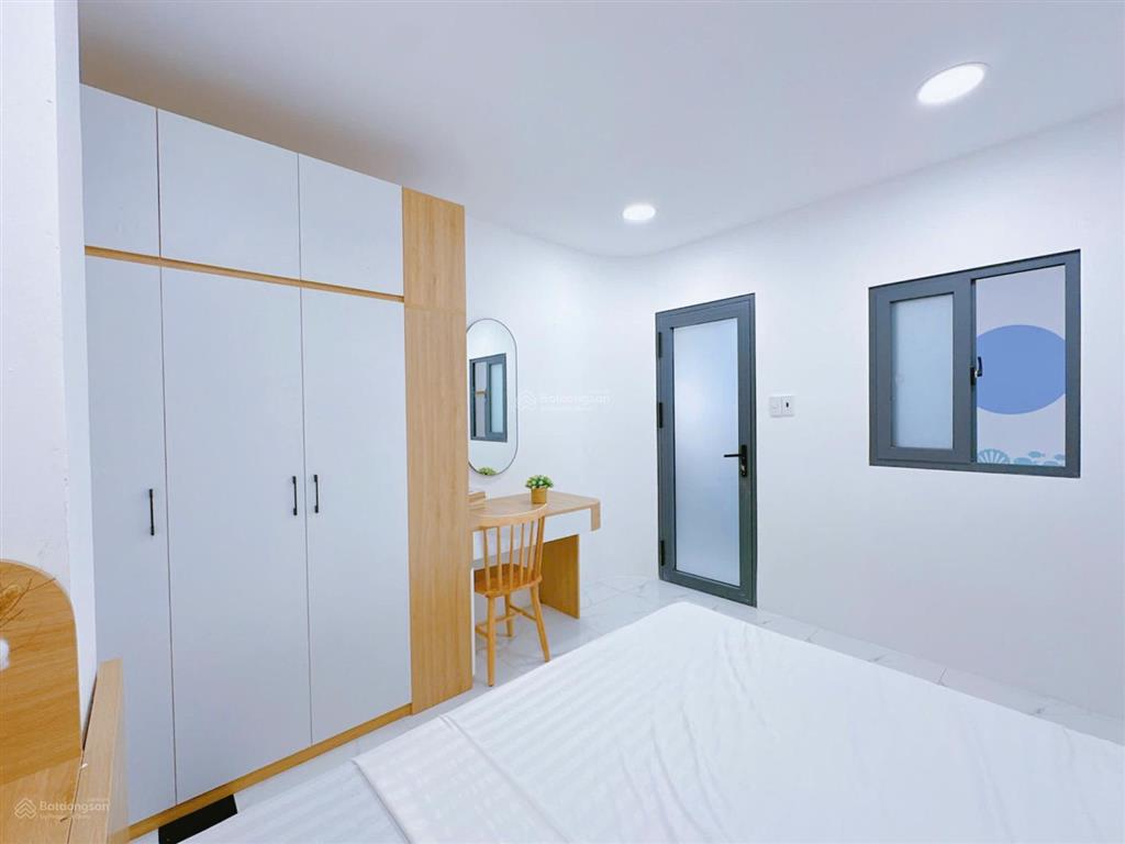 Cho thuê 2 phòng ngủ gần vincom plaza, nơ trang long, thang máy, hầm xe bình thạnh