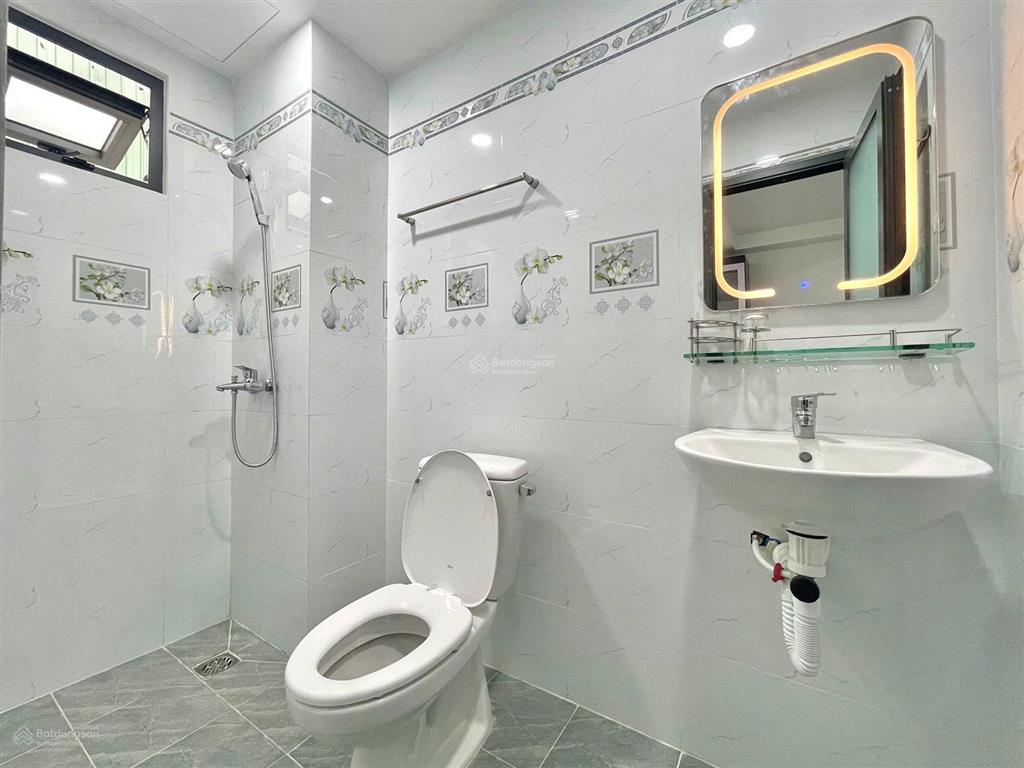 Cho thuê 1phòng ngủ gần đh hồng bànguefhutech gần cầu bông quận 1 chợ bà chiểu hầm xe thang máy