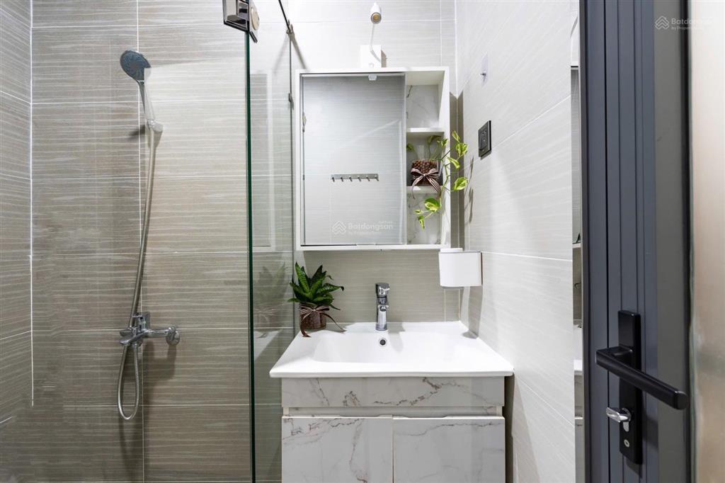 Cho thuê studio luxury gần đại học hutech uef hồng bàng ngã tư hàng xanh cầu bason quận 1 full nt