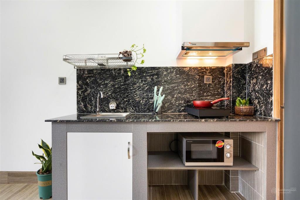 Cho thuê studio luxury gần đại học hutech uef hồng bàng ngã tư hàng xanh cầu bason quận 1 full nt