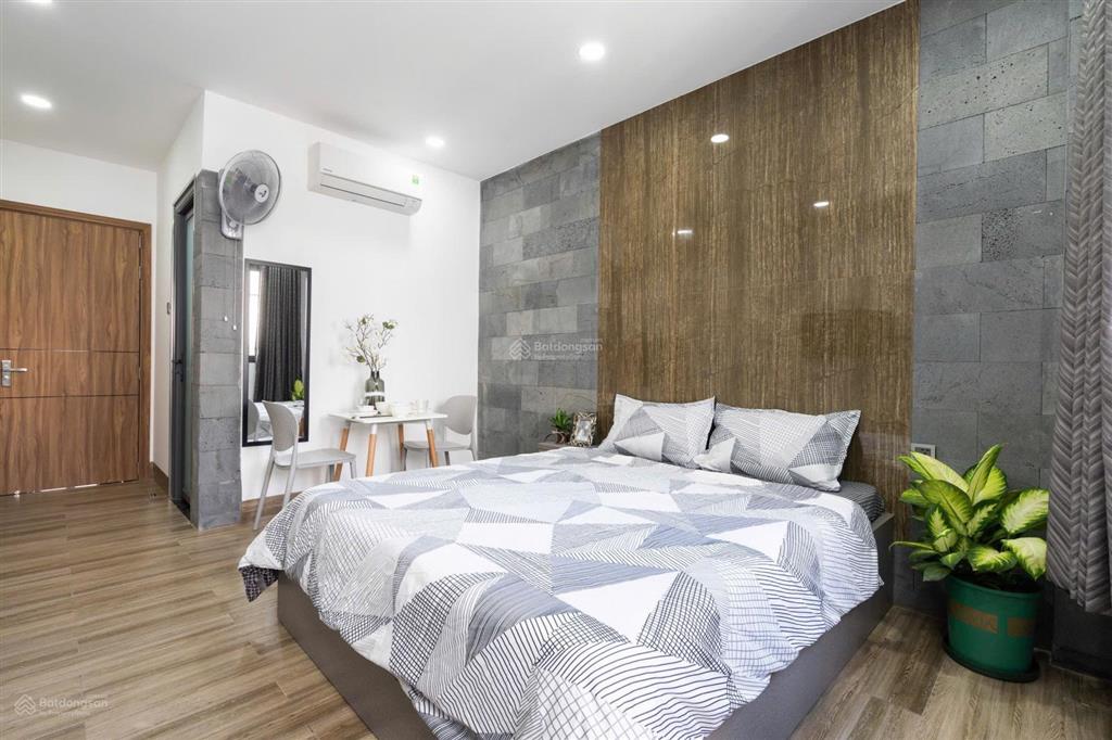 Cho thuê studio luxury gần đại học hutech uef hồng bàng ngã tư hàng xanh cầu bason quận 1 full nt