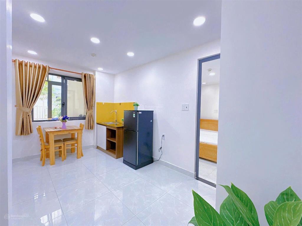 Cho thuê 2 phòng ngủ gần vincomp laza gigamall đại học văn lang phạm văn đồng thang máy hầm xe