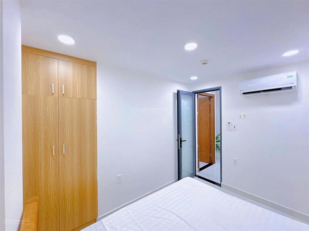 Cho thuê 2 phòng ngủ gần vincomp laza gigamall đại học văn lang phạm văn đồng thang máy hầm xe