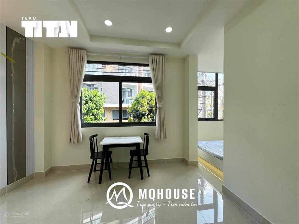 1 phòng ngủ studio gần vincom nguyễn xí, đại học văn lang, full nội thất có thang máy giáp gigamall