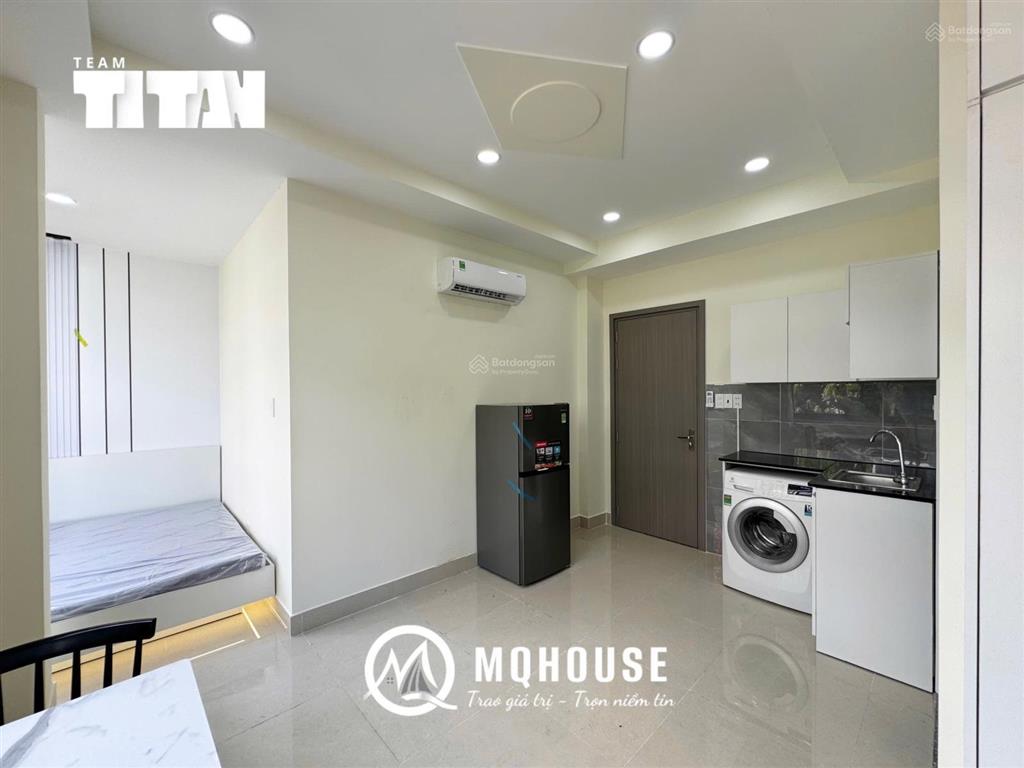 1 phòng ngủ studio gần vincom nguyễn xí, đại học văn lang, full nội thất có thang máy giáp gigamall