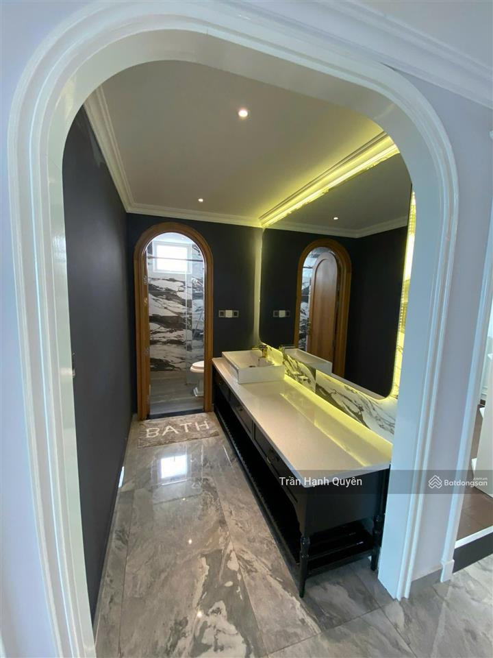 View sông triệu đô  diện tích lớn 204m2  giá 18.5 tỷ nhận sổ ngay  thiết kế đẹp chỉnh chu  4pn