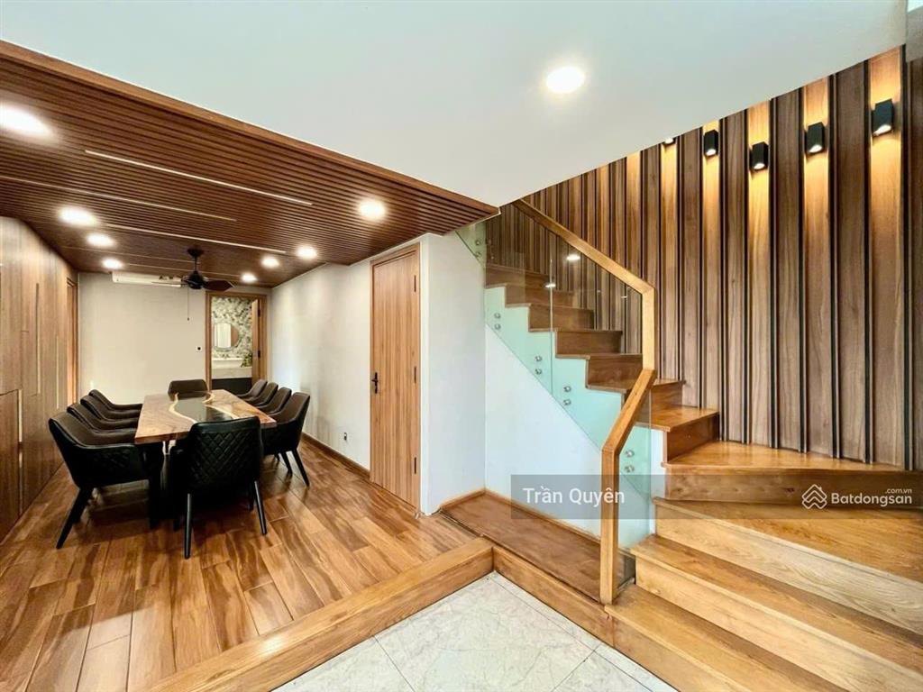 Đơn giá 74tr/m2 tại quận 2 hiện tại!! duplex 4pn + kho  18,5 tỷ  250m2  tầng thấp hướng mát