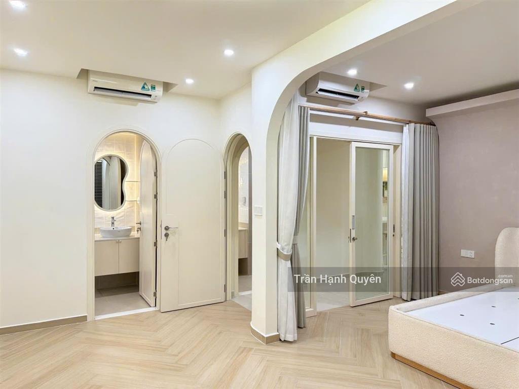 Đưa tới căn hộ 2pn nhà đẹp  giá bán 9,9 tỷ  full nội thất  đã có sổ  xem là mê ngay