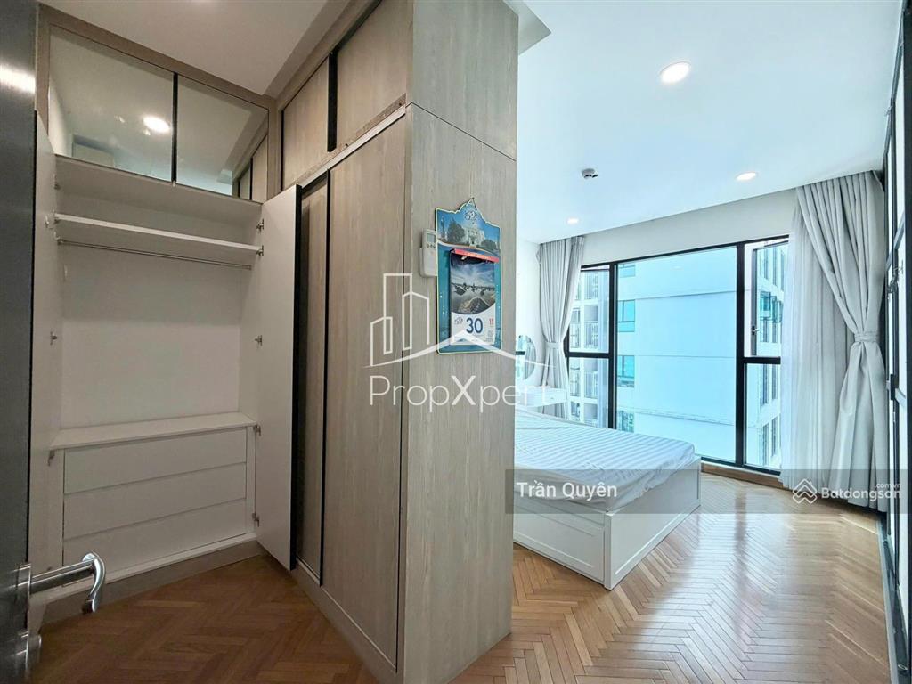 Căn hộ 3pn đang bán ra giá tốt  sẵn hd thuê  full nội thất  ban công nội khu hiếm căn 106/95m²