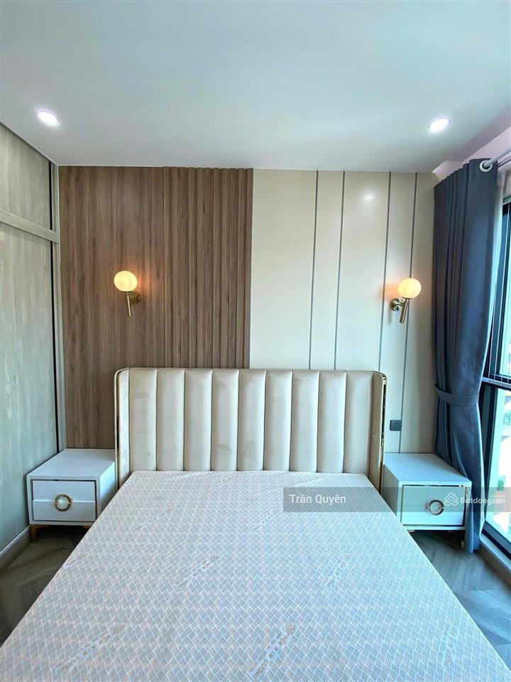 Tầng cao  view thoáng  full nội thất như hình  85/76m2  9.9 tỷ  2pn view đông nam hiếm có