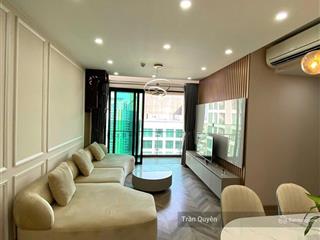 Tầng cao  view thoáng  full nội thất như hình  85/76m2  9.9 tỷ  2pn view đông nam hiếm có