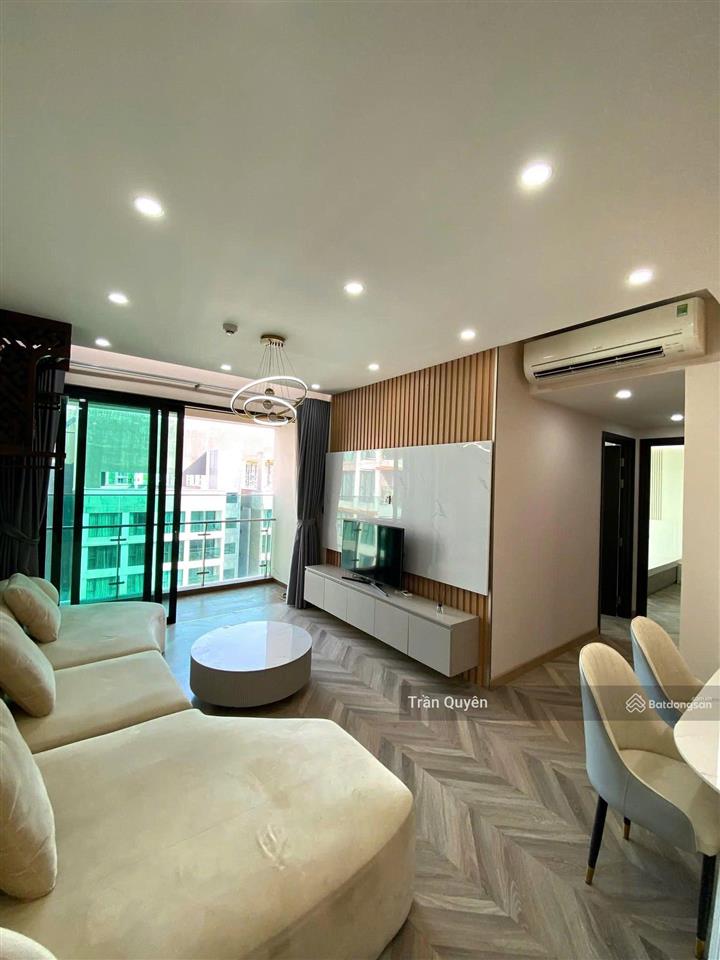 Tầng cao  view thoáng  full nội thất như hình  85/76m2  9.9 tỷ  2pn view đông nam hiếm có