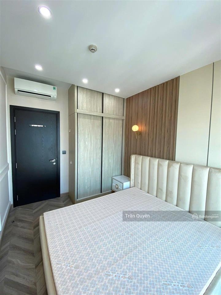 Tầng cao  view thoáng  full nội thất như hình  85/76m2  9.9 tỷ  2pn view đông nam hiếm có