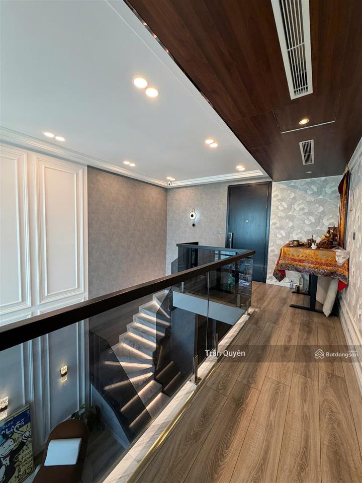 Toà nhà đẹp duplex 2pn guu xịn  giá bán 12 tỷ có thương lượng  sổ hồng  view landmark