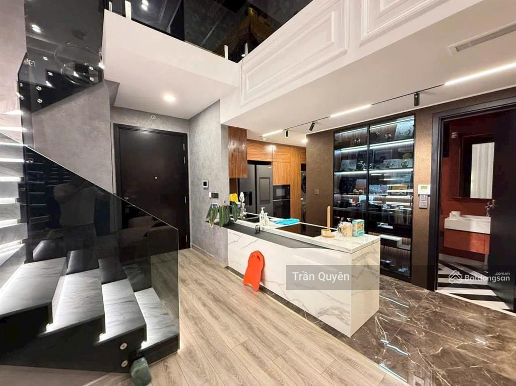 Toà nhà đẹp duplex 2pn guu xịn  giá bán 12 tỷ có thương lượng  sổ hồng  view landmark