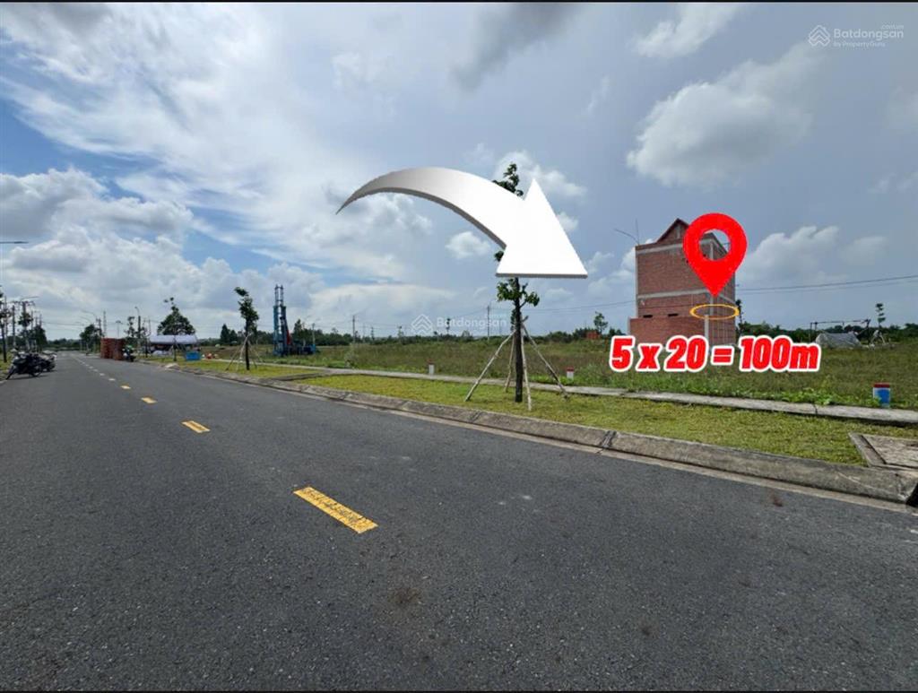 Chính chủ cắt lỗ bán gấp lô đất 100m2 tái định cư phú đông, chỉ 2 tỷ 700
