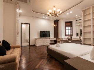 Cho thuê biệt thự hồ bơi kdc trung sơn, 9pn, đầy đủ tiện ích karaoke, sauna, bida, view sông