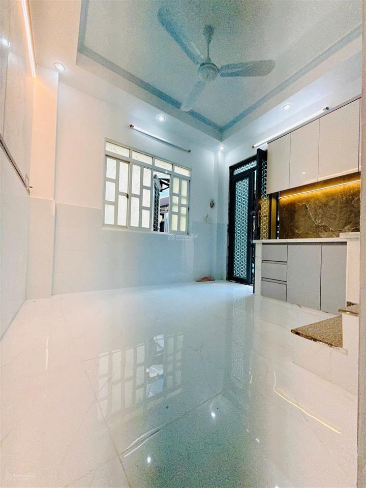 Bán nhà căn góc 2mt ba đình p8 quận 8, 3.5x6m 2 lầu mới xây, giá 2.68 tỷ