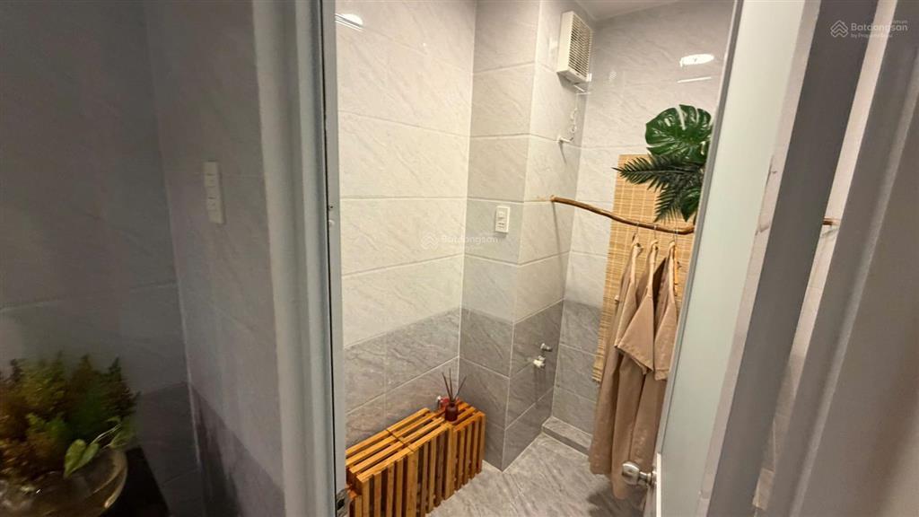 Cho thuê sàn thương mại everrich 3 quận 7, 160m2 tầng 2 làm văn phòng, giá thuê 22tr