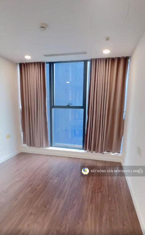 1 căn sở hữu lâu dài 2pn, 74,9m2 tầng thấp, nội thất cơ bản, giá 5,6 tỷ bao thuế phí