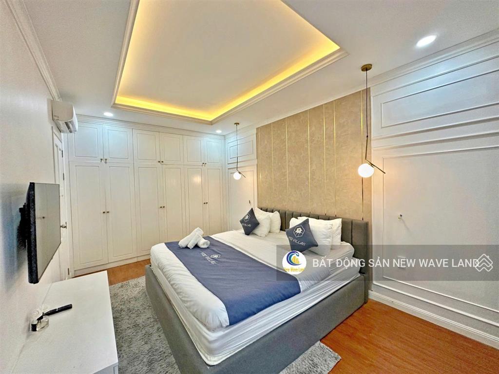 Cho thuê villa hồ bơi sân thượng nguyễn văn linh q7, 350m2 5pn  karaoke, giá 65tr