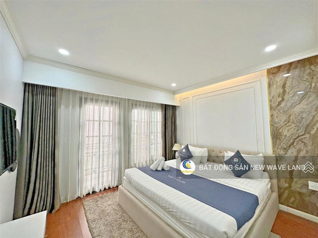 Cho thuê villa hồ bơi sân thượng nguyễn văn linh q7, 350m2 5pn  karaoke, giá 65tr