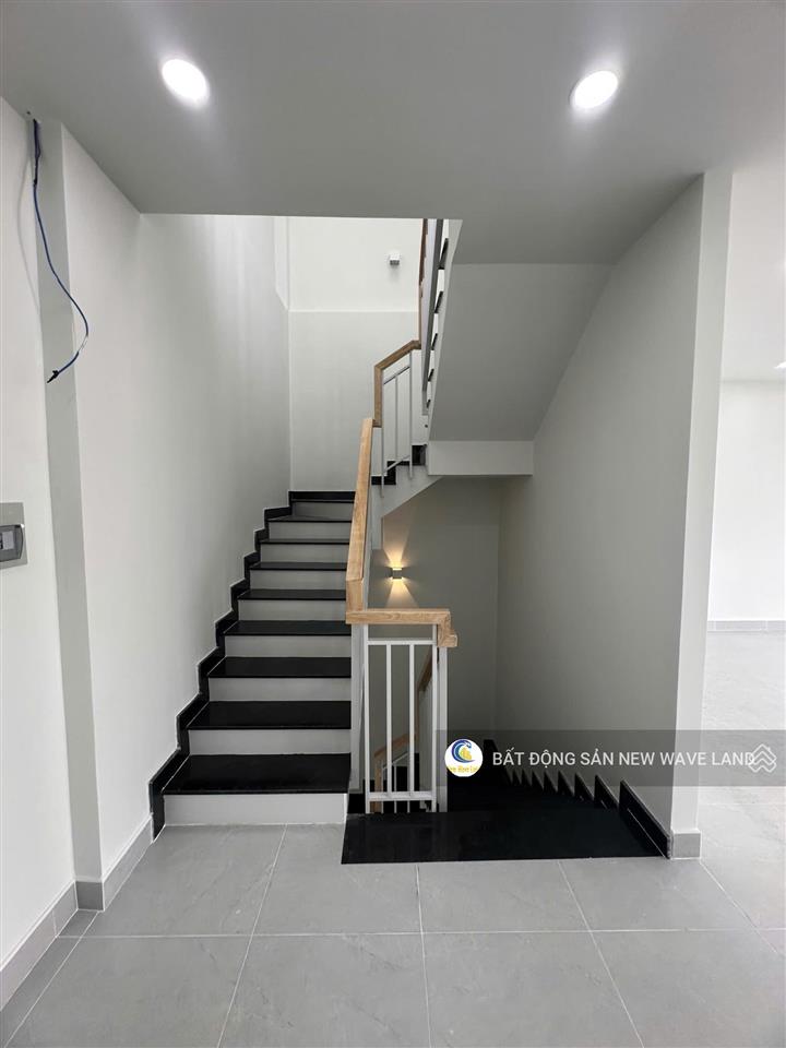 Cho thuê nhà mặt tiền nguyễn văn linh q7, 60m2 ngang 7m trống suốt làm văn phòng giá 40tr