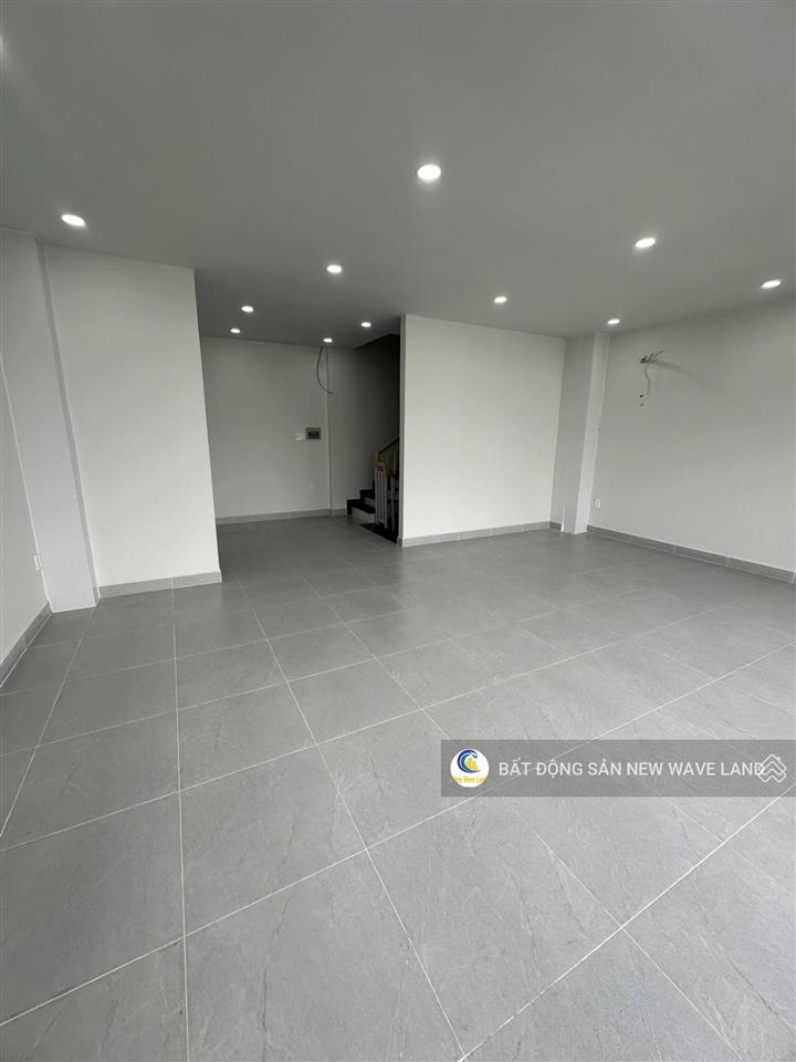 Cho thuê nhà mặt tiền nguyễn văn linh q7, 60m2 ngang 7m trống suốt làm văn phòng giá 40tr