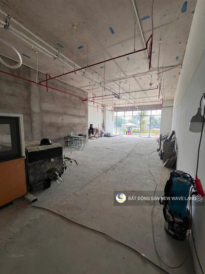 Bán shophouse aurora residences quận 8, 118m2 bàn giao thô, mặt tiền sông giá 6.45 tỷ