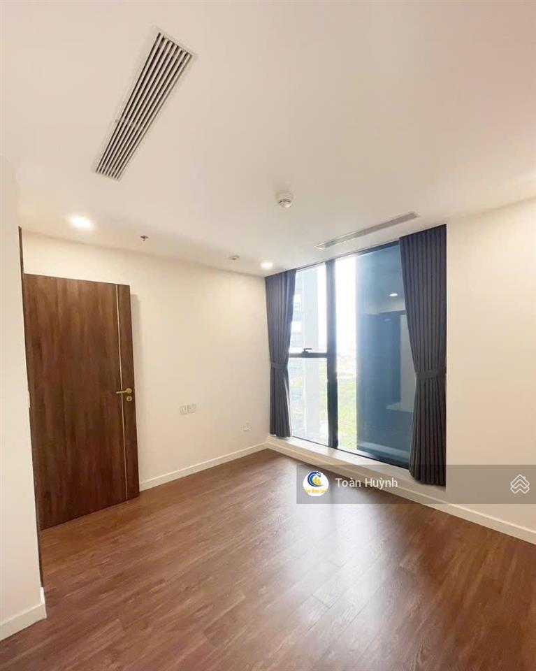 Sống sang giữa tầng không sở hữu căn hộ full nt tại sunshine sky city