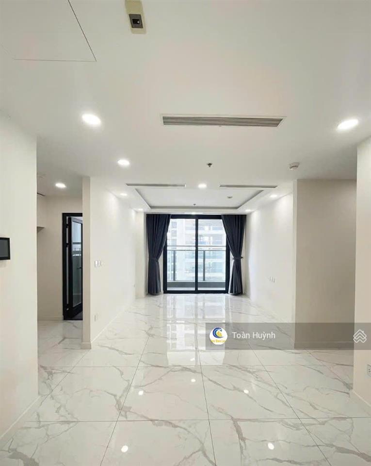 Sống sang giữa tầng không sở hữu căn hộ full nt tại sunshine sky city