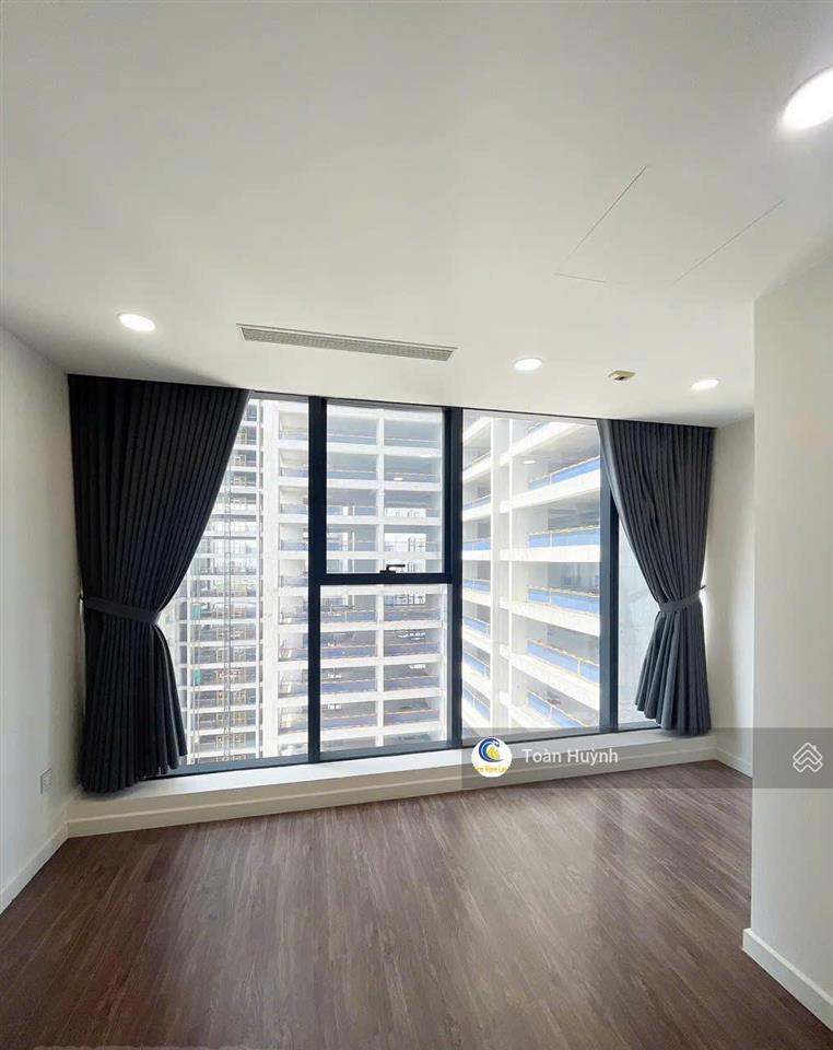 Sống sang giữa tầng không sở hữu căn hộ full nt tại sunshine sky city