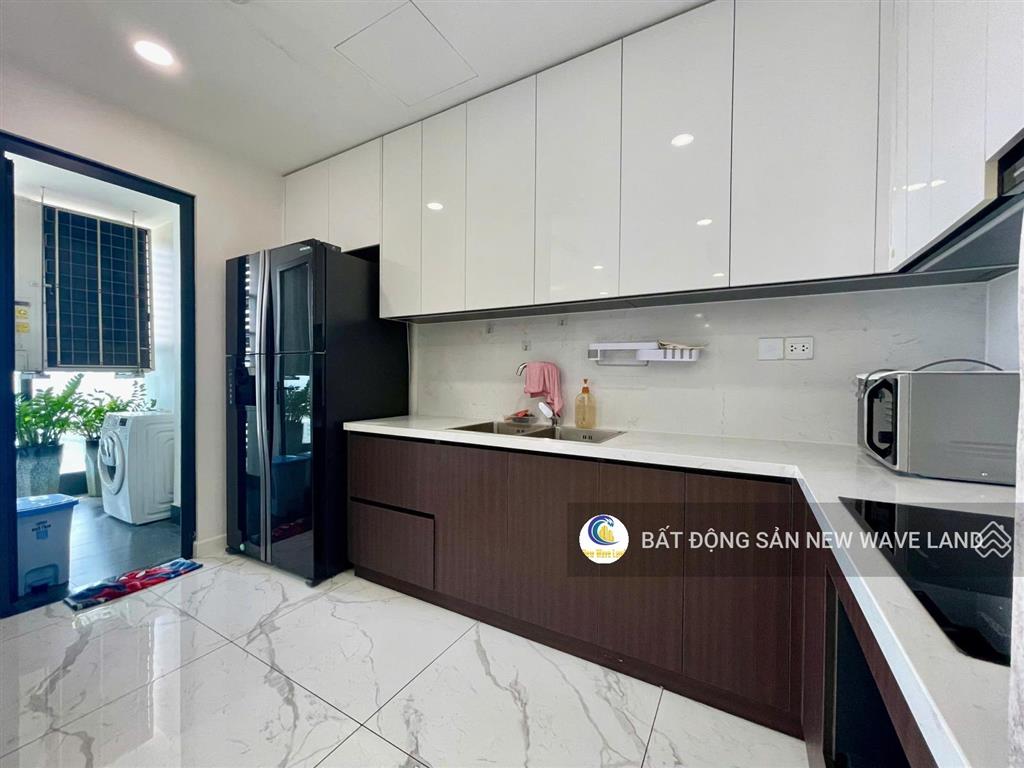 Bán căn hộ 4pn tháp a2 sunshine sky city quận 7  132m2 full nt  có hđ thuê 30tr/tháng  giá 10 tỉ