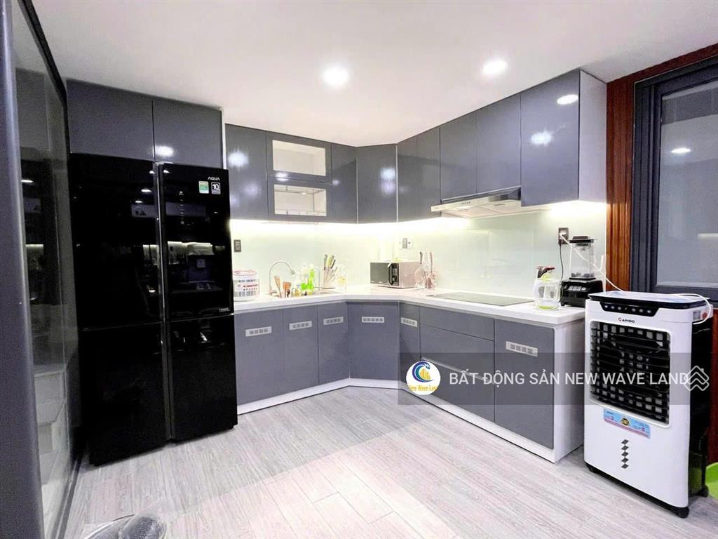 Cho thuê nhà nguyên căn hẻm xe hơi trần xuân soạn, q7  6pn, có thang máy  giá 35tr/tháng