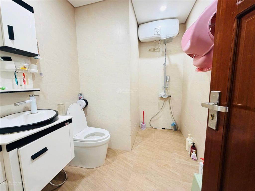Cầu giấy  dưới kinh doanh trên ở