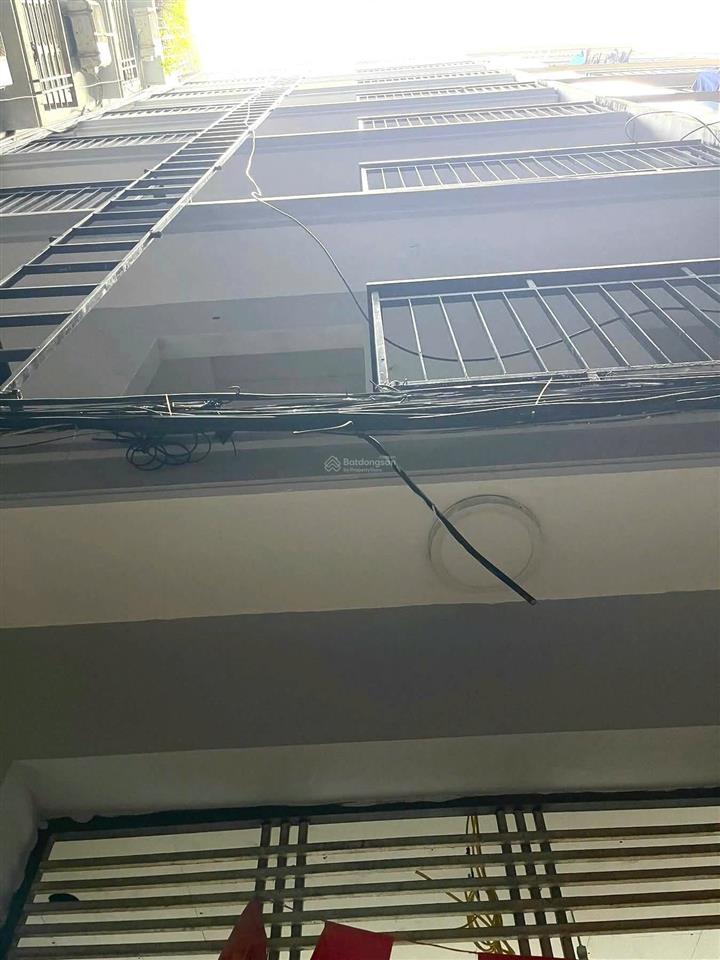 Pháo đài láng tòa ccmn 10 tầng 24 phòng khép kín thang máy doanh thu 165 triệu/tháng