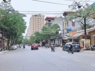 Mặt đường văn cao  180m2  mt 8,6m  vị trí trung tâm sâm uất, sẵn hđ thuê 70tr/tháng