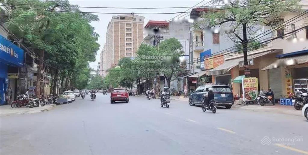 Mặt đường văn cao, vị trí cực đẹp, 90m2 mt 4.5m, nhà 5tầng, ko lỗi lầm, chủ thiện chí  giá 20tỷ