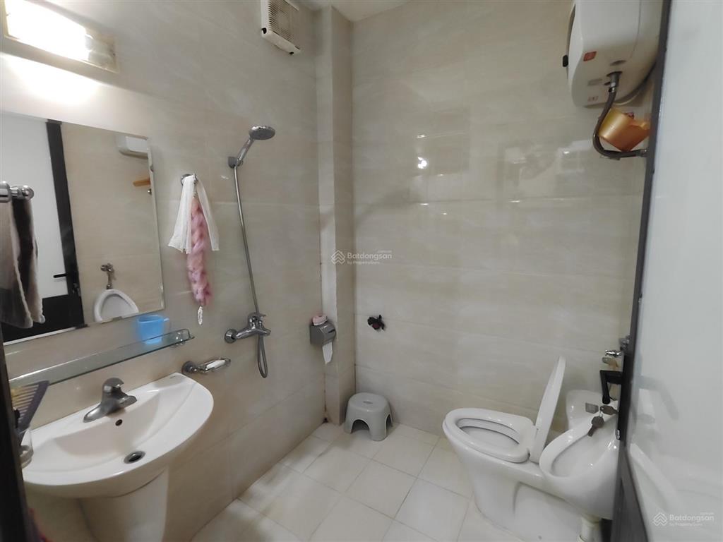 Mặt đường phố cấm, nhà dân xây 3tầng chắc chắn, 88m2 ngang5m, giá 10.8ty, phù hợp vừa ở vừa kdoanh
