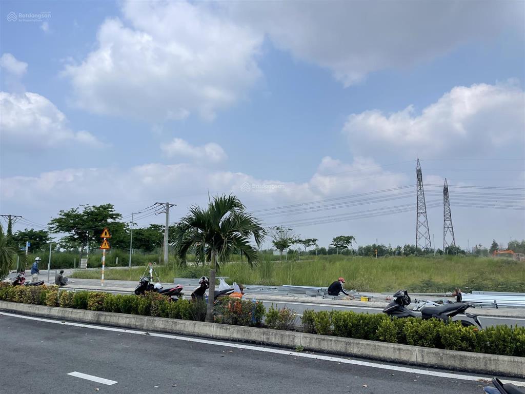 Bán gấp lô f107 đối diện chung cư liền kề hồ cảnh quan giá 1 tỷ 584 triệu công chứng ck thêm 10%