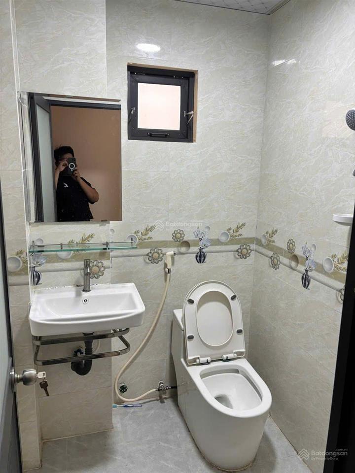 Nguyễn hữu cầu, quận 1  dọn vào ở ngay