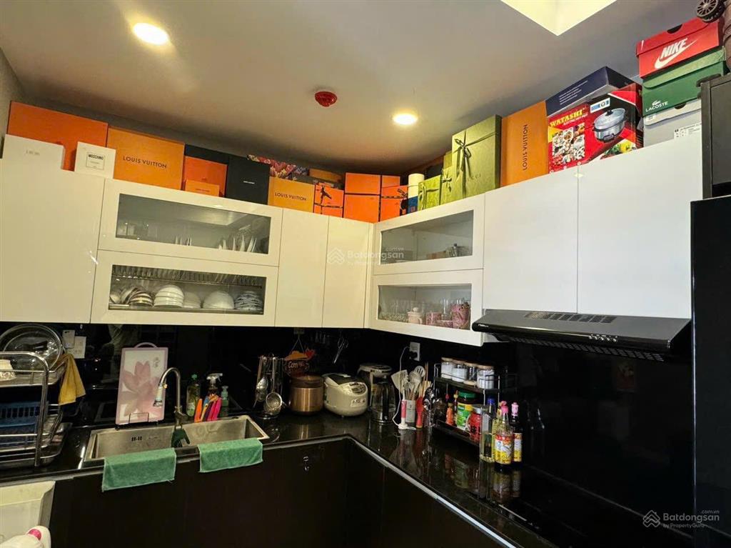 Bán căn 2pn diện tích lớn, tặng kèm nội thất, cc felisa riverside, quận 8