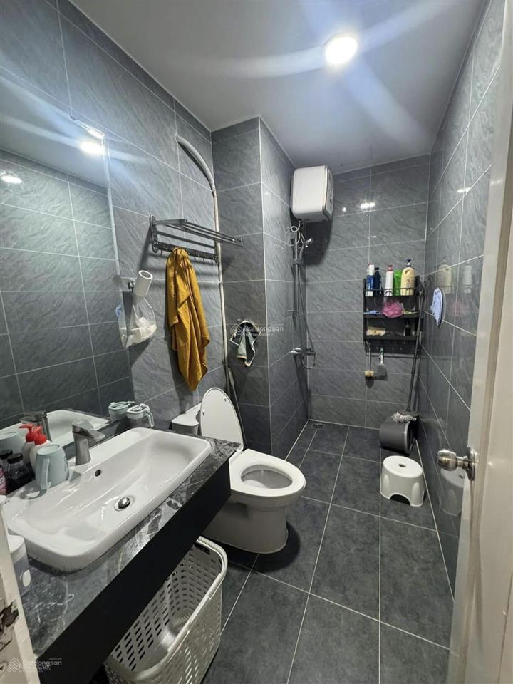 Chính chủ cần bán căn 2pn nội thất đầy đủ, cc topaz city, quận 8