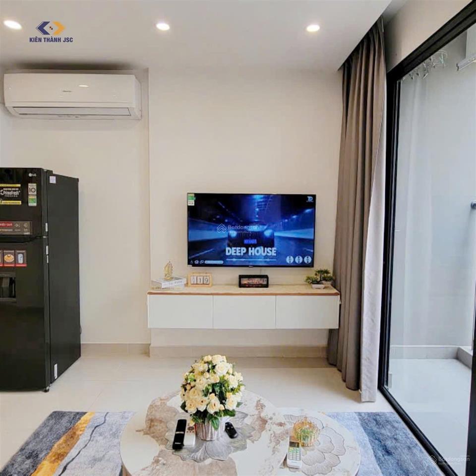 Bán căn 2 ngủ+ 63m2, full đồ, s205 vinhomes smart, view sân thể thao, công viên rộng