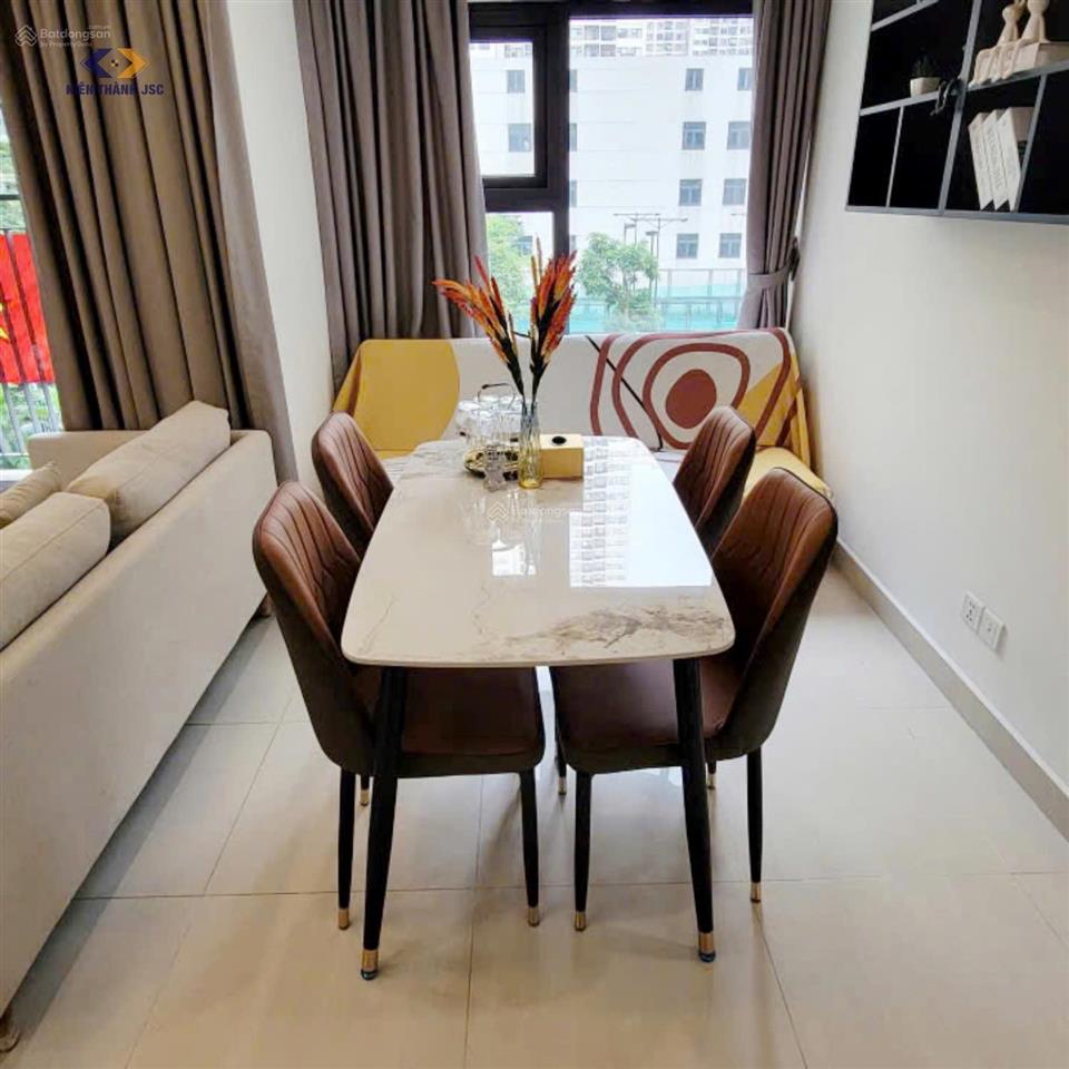 Bán căn 2 ngủ+ 63m2, full đồ, s205 vinhomes smart, view sân thể thao, công viên rộng