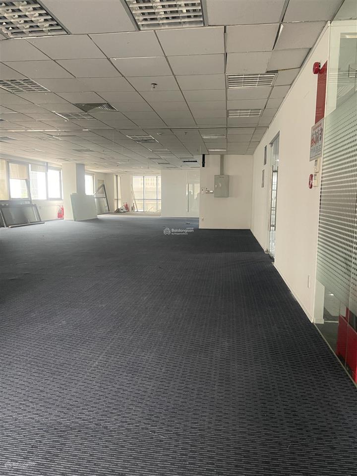 Bql tòa elcom 15 duy tân cho thuê văn phòng diện tích 200m². giá 300.000 vnđ/m2/tháng gồm dịch vụ