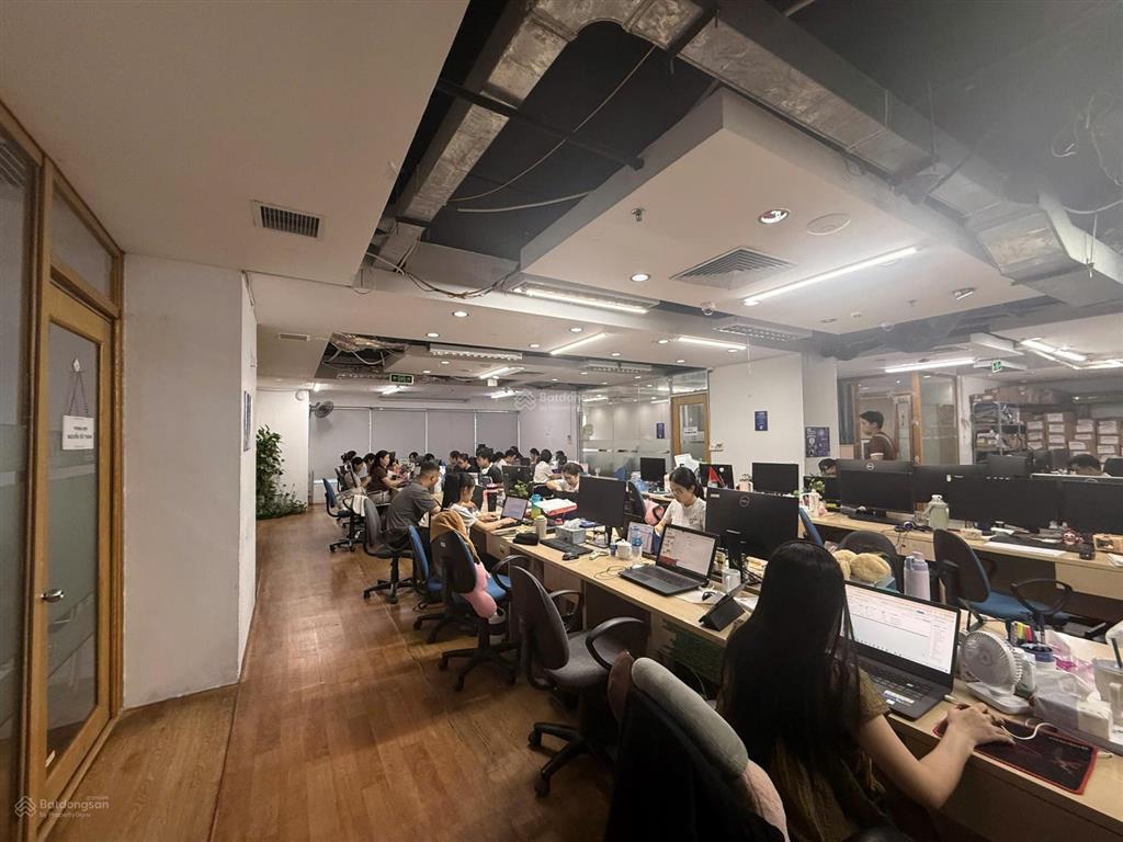 Cho thuê văn phòng khu đô thị trung hòa  nhân chính, 139 triệu/th, 622m2, view đẹp, nhiều tiện ích