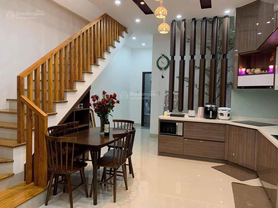 Kẹt tiền bán gấp căn nhà ngay vòng xoay an lạc, đang cho thuê 14 tr/tháng, 5mx18,6m.