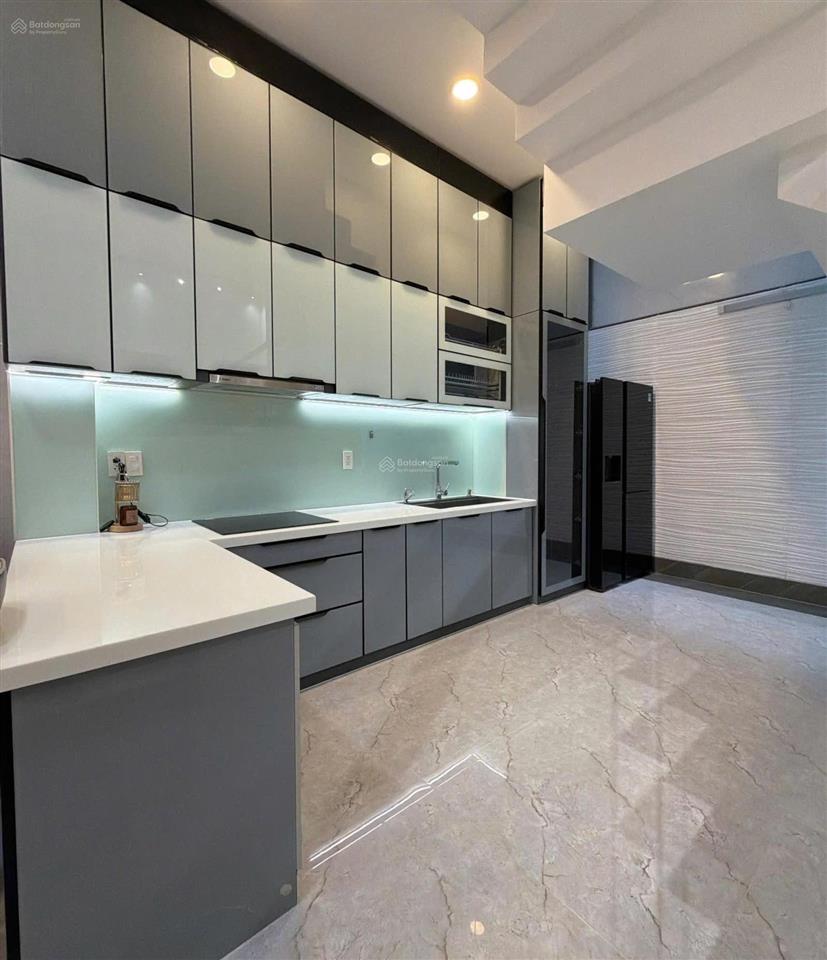 Cho thuê nhà nguyên căn đường bàu cát 3, tân bình, 4mx18m, 2 lầu, 3 phòng ngủ, giá 20 triệu/ tháng
