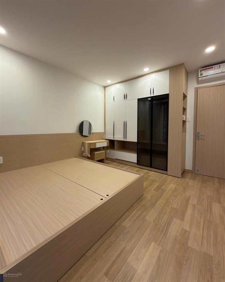 Cho thuê nhà nguyên căn đường bàu cát 3, tân bình, 4mx18m, 2 lầu, 3 phòng ngủ, giá 20 triệu/ tháng